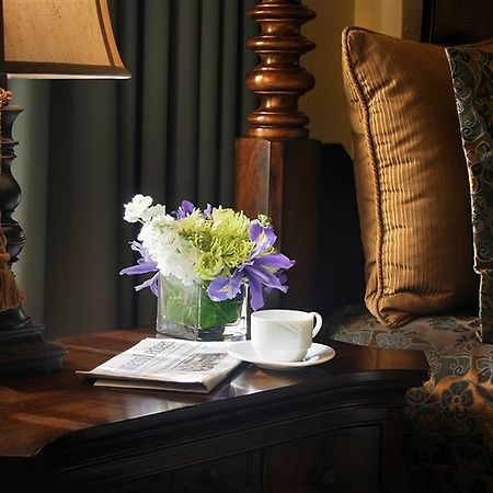 Hotel Baker Сейнт Чарлз Екстериор снимка